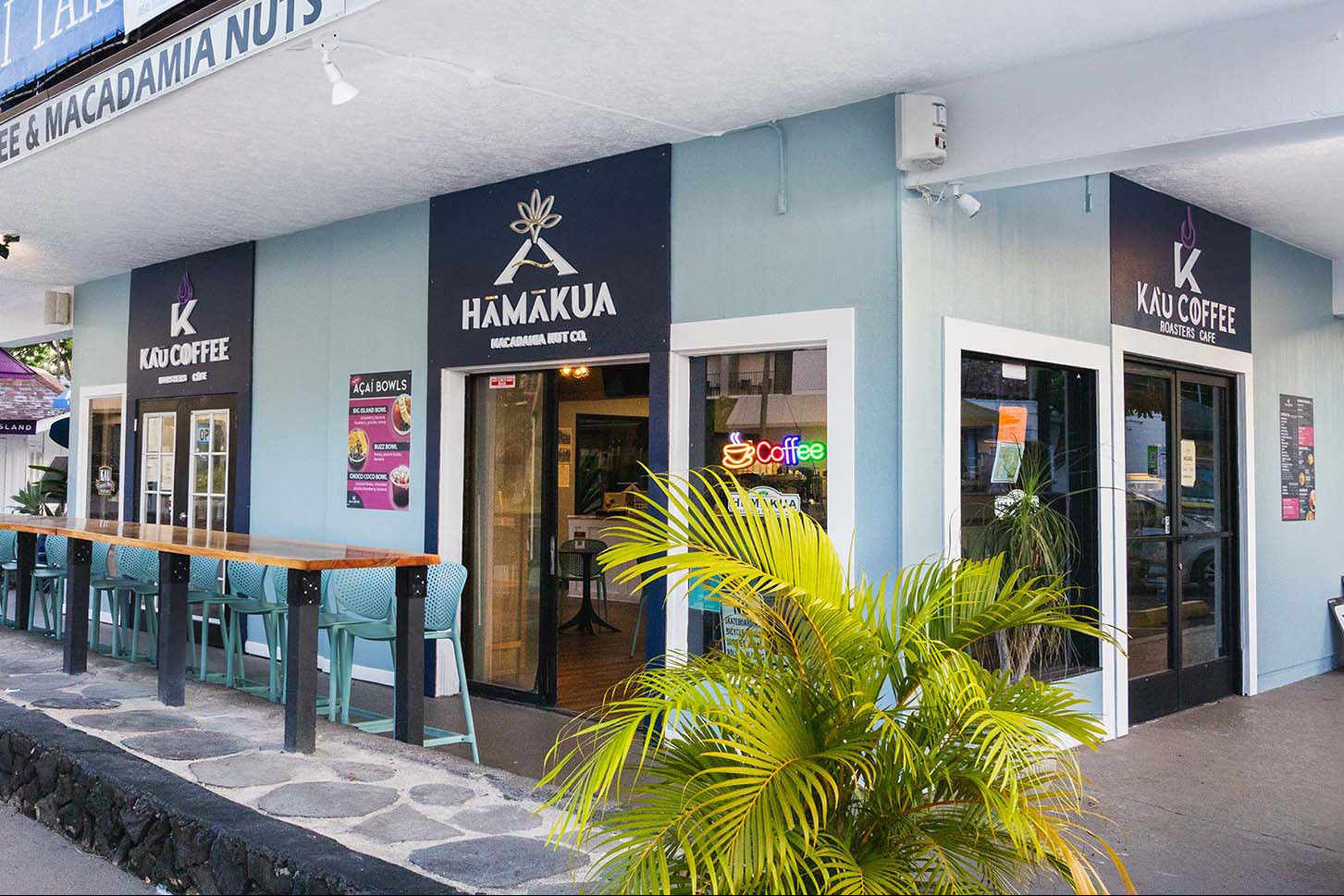 Front of Kaʻū Coffee Roasters Cafe in Kailua-Kona
